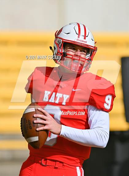Thumbnail 3 in Katy vs. Hays (UIL 6A DII Regional Final) photogallery.