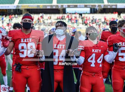 Thumbnail 1 in Katy vs. Hays (UIL 6A DII Regional Final) photogallery.