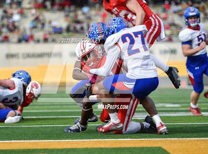 Thumbnail 3 in Katy vs. Hays (UIL 6A DII Regional Final) photogallery.