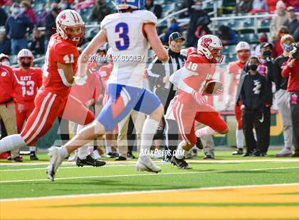 Thumbnail 3 in Katy vs. Hays (UIL 6A DII Regional Final) photogallery.