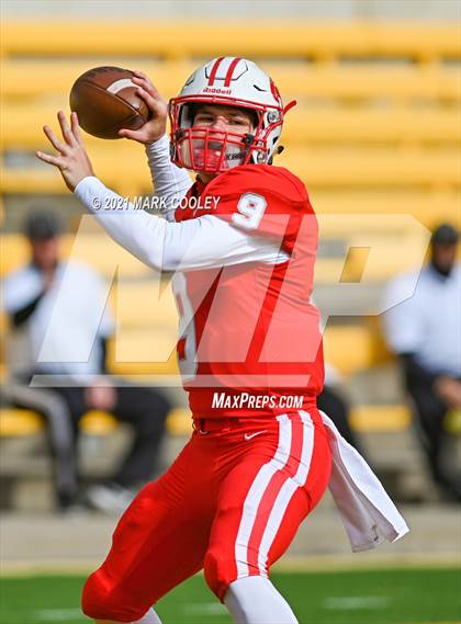 Thumbnail 1 in Katy vs. Hays (UIL 6A DII Regional Final) photogallery.