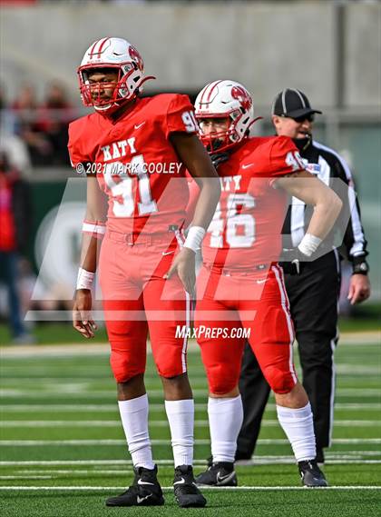 Thumbnail 1 in Katy vs. Hays (UIL 6A DII Regional Final) photogallery.