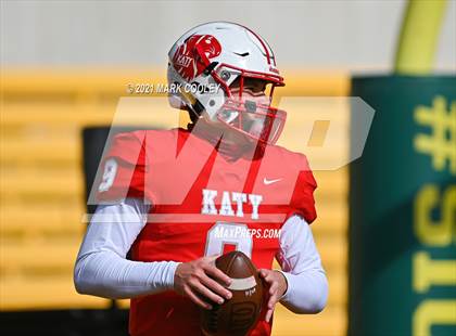 Thumbnail 3 in Katy vs. Hays (UIL 6A DII Regional Final) photogallery.