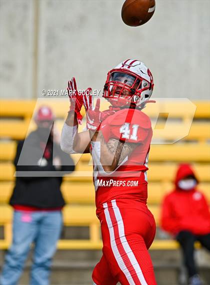 Thumbnail 2 in Katy vs. Hays (UIL 6A DII Regional Final) photogallery.