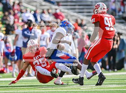 Thumbnail 2 in Katy vs. Hays (UIL 6A DII Regional Final) photogallery.