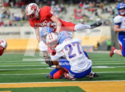 Thumbnail 2 in Katy vs. Hays (UIL 6A DII Regional Final) photogallery.