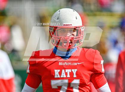 Thumbnail 1 in Katy vs. Hays (UIL 6A DII Regional Final) photogallery.