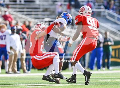 Thumbnail 2 in Katy vs. Hays (UIL 6A DII Regional Final) photogallery.