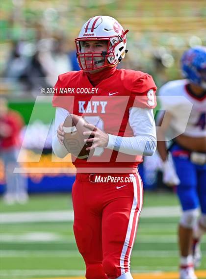 Thumbnail 3 in Katy vs. Hays (UIL 6A DII Regional Final) photogallery.