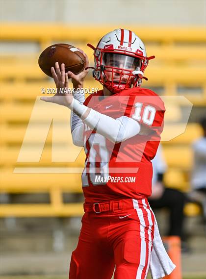 Thumbnail 2 in Katy vs. Hays (UIL 6A DII Regional Final) photogallery.