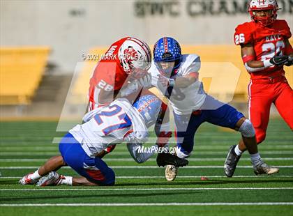 Thumbnail 2 in Katy vs. Hays (UIL 6A DII Regional Final) photogallery.