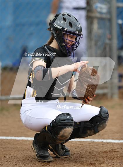 Thumbnail 1 in Quaker Valley @ Ellwood City photogallery.