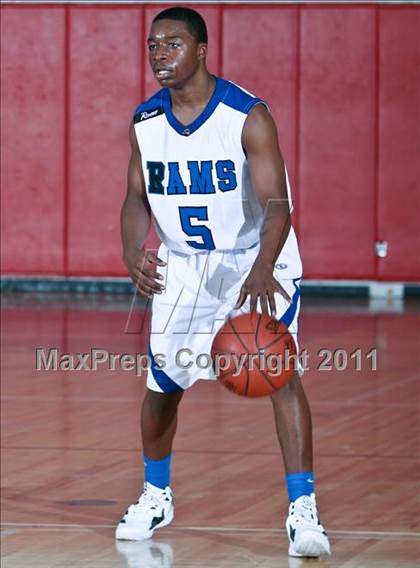 Thumbnail 2 in Hempstead vs. Port Chester photogallery.