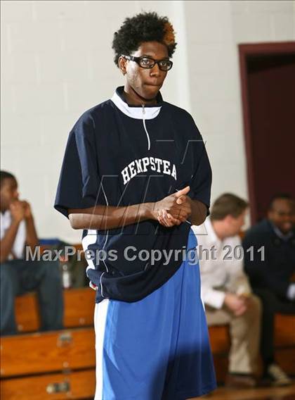 Thumbnail 3 in Hempstead vs. Port Chester photogallery.