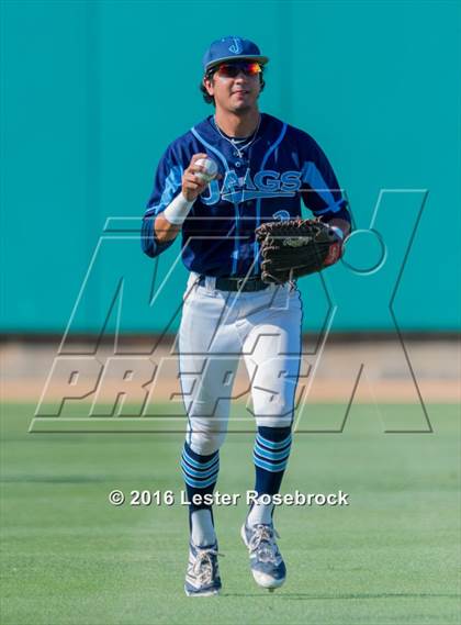 Thumbnail 3 in Johnson vs Alexander (UIL 6A Regional Semifinal) photogallery.