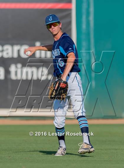 Thumbnail 2 in Johnson vs Alexander (UIL 6A Regional Semifinal) photogallery.