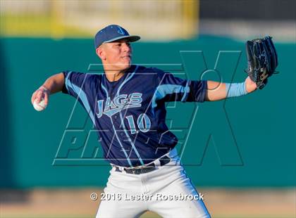 Thumbnail 3 in Johnson vs Alexander (UIL 6A Regional Semifinal) photogallery.