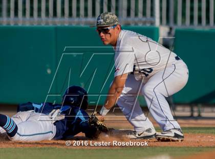 Thumbnail 3 in Johnson vs Alexander (UIL 6A Regional Semifinal) photogallery.