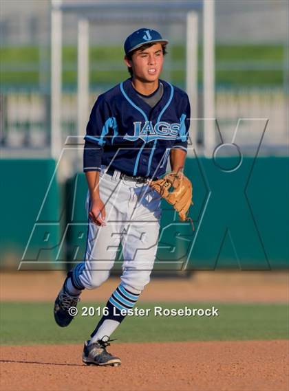 Thumbnail 3 in Johnson vs Alexander (UIL 6A Regional Semifinal) photogallery.