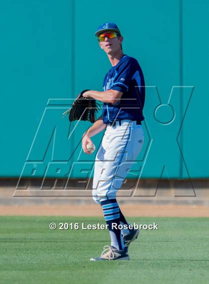 Thumbnail 2 in Johnson vs Alexander (UIL 6A Regional Semifinal) photogallery.