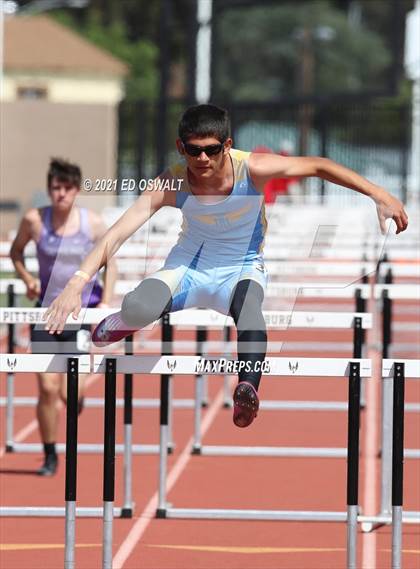Thumbnail 3 in Pittsburg (100 Meter/110 Meter Hurdles) photogallery.
