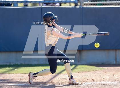 Thumbnail 1 in Mustang vs Southmoore (Oklahoma 6A State Semifinals) photogallery.
