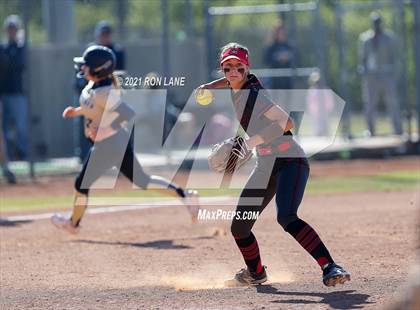 Thumbnail 1 in Mustang vs Southmoore (Oklahoma 6A State Semifinals) photogallery.