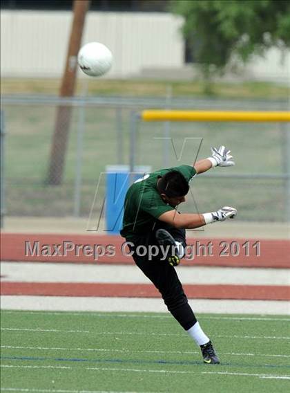 Thumbnail 2 in Kilgore vs Adams (4A Region 2 Semifinals) photogallery.