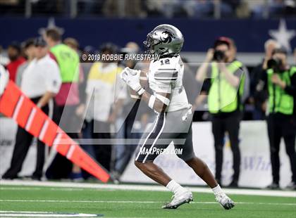 Thumbnail 2 in Guyer vs. Westlake (UIL 6A Division 2 Final) photogallery.