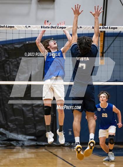 Thumbnail 1 in El Dorado @ Vista del Lago photogallery.