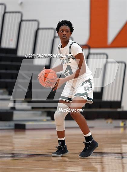 Thumbnail 3 in Clear Falls vs. Lake Ridge (McDonald's Texas Invitational) photogallery.