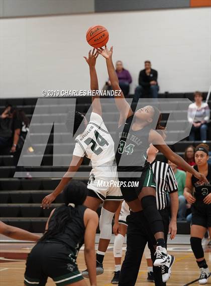 Thumbnail 3 in Clear Falls vs. Lake Ridge (McDonald's Texas Invitational) photogallery.