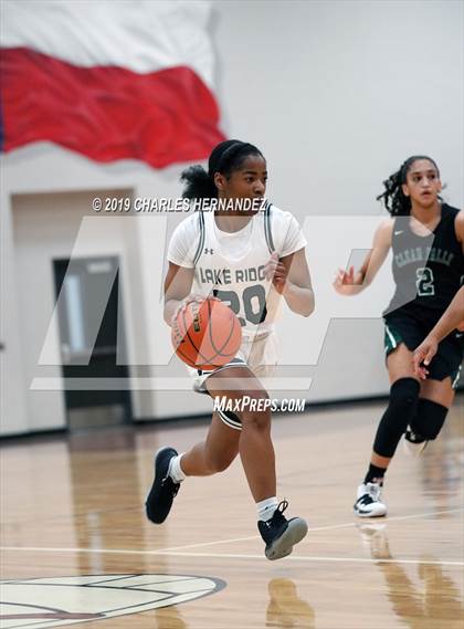 Thumbnail 1 in Clear Falls vs. Lake Ridge (McDonald's Texas Invitational) photogallery.