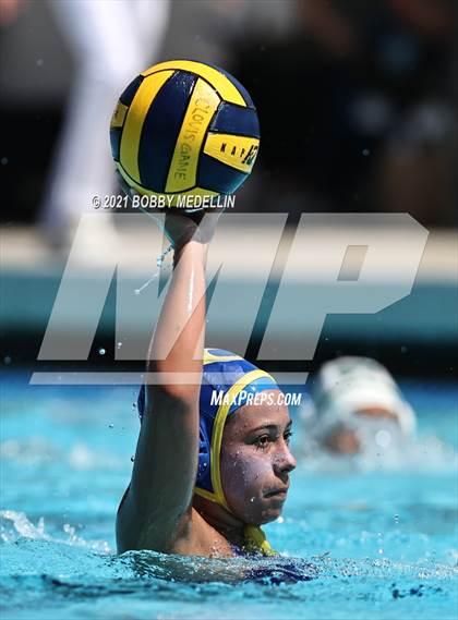 Thumbnail 2 in St. Mary's vs. Clovis photogallery.