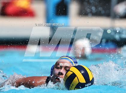 Thumbnail 2 in St. Mary's vs. Clovis photogallery.