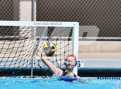 Thumbnail 2 in St. Mary's vs. Clovis photogallery.