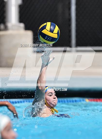 Thumbnail 1 in St. Mary's vs. Clovis photogallery.