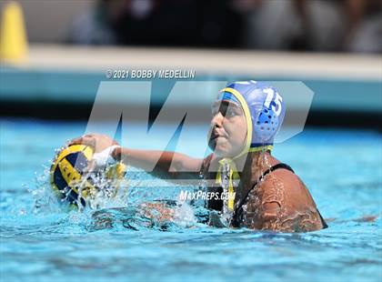 Thumbnail 2 in St. Mary's vs. Clovis photogallery.