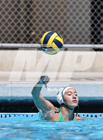 Thumbnail 2 in St. Mary's vs. Clovis photogallery.