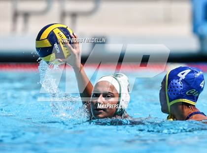 Thumbnail 2 in St. Mary's vs. Clovis photogallery.