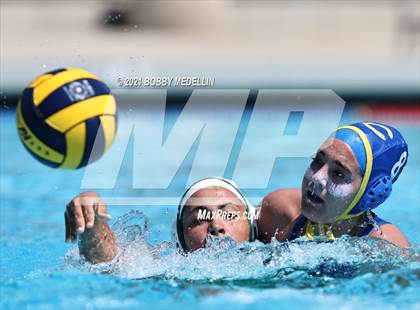 Thumbnail 2 in St. Mary's vs. Clovis photogallery.