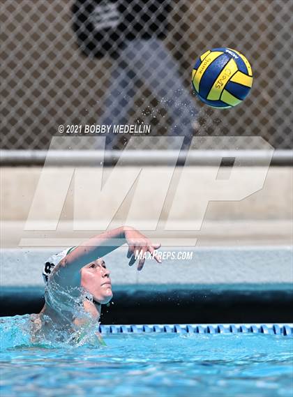 Thumbnail 2 in St. Mary's vs. Clovis photogallery.