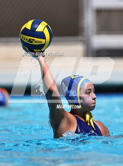 Thumbnail 1 in St. Mary's vs. Clovis photogallery.