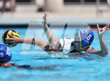 Thumbnail 2 in St. Mary's vs. Clovis photogallery.