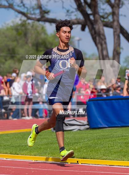 Thumbnail 2 in CHSAA 2A State Championships (4 x 800 Final) photogallery.