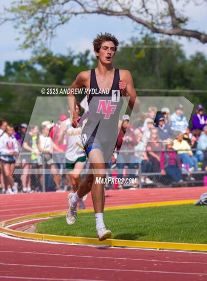 Thumbnail 2 in CHSAA 2A State Championships (4 x 800 Final) photogallery.