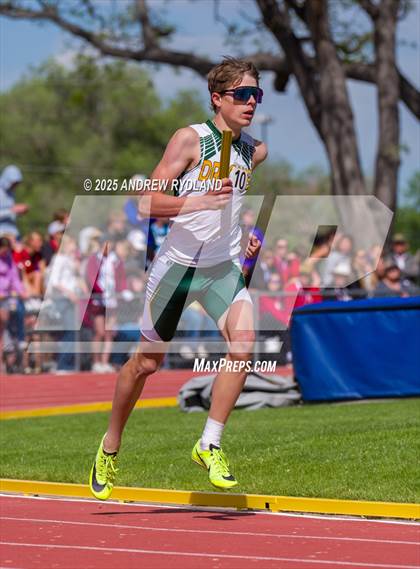 Thumbnail 1 in CHSAA 2A State Championships (4 x 800 Final) photogallery.
