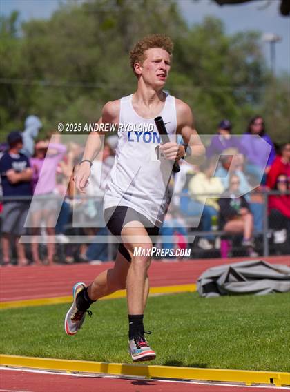 Thumbnail 2 in CHSAA 2A State Championships (4 x 800 Final) photogallery.