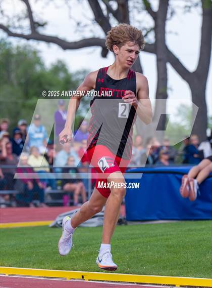 Thumbnail 2 in CHSAA 2A State Championships (4 x 800 Final) photogallery.