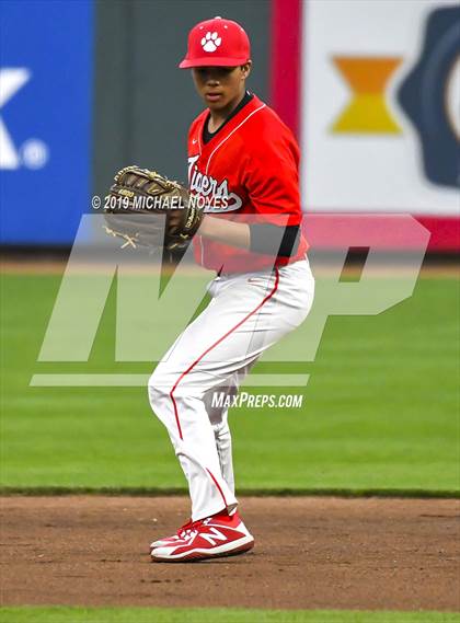 Thumbnail 1 in Beechwood vs. Highlands (Futures Showcase) photogallery.
